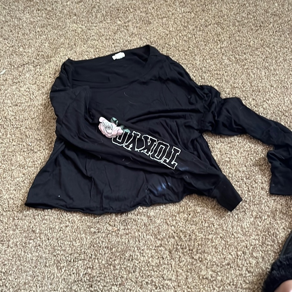 Long sleeve crop top